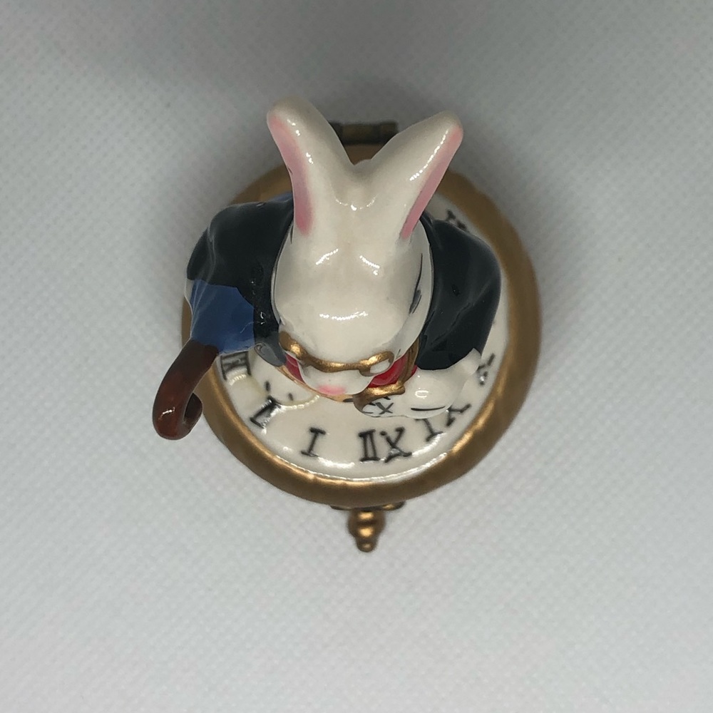 Porcelain Rabbit Shaped Box - Picture 7 of 7